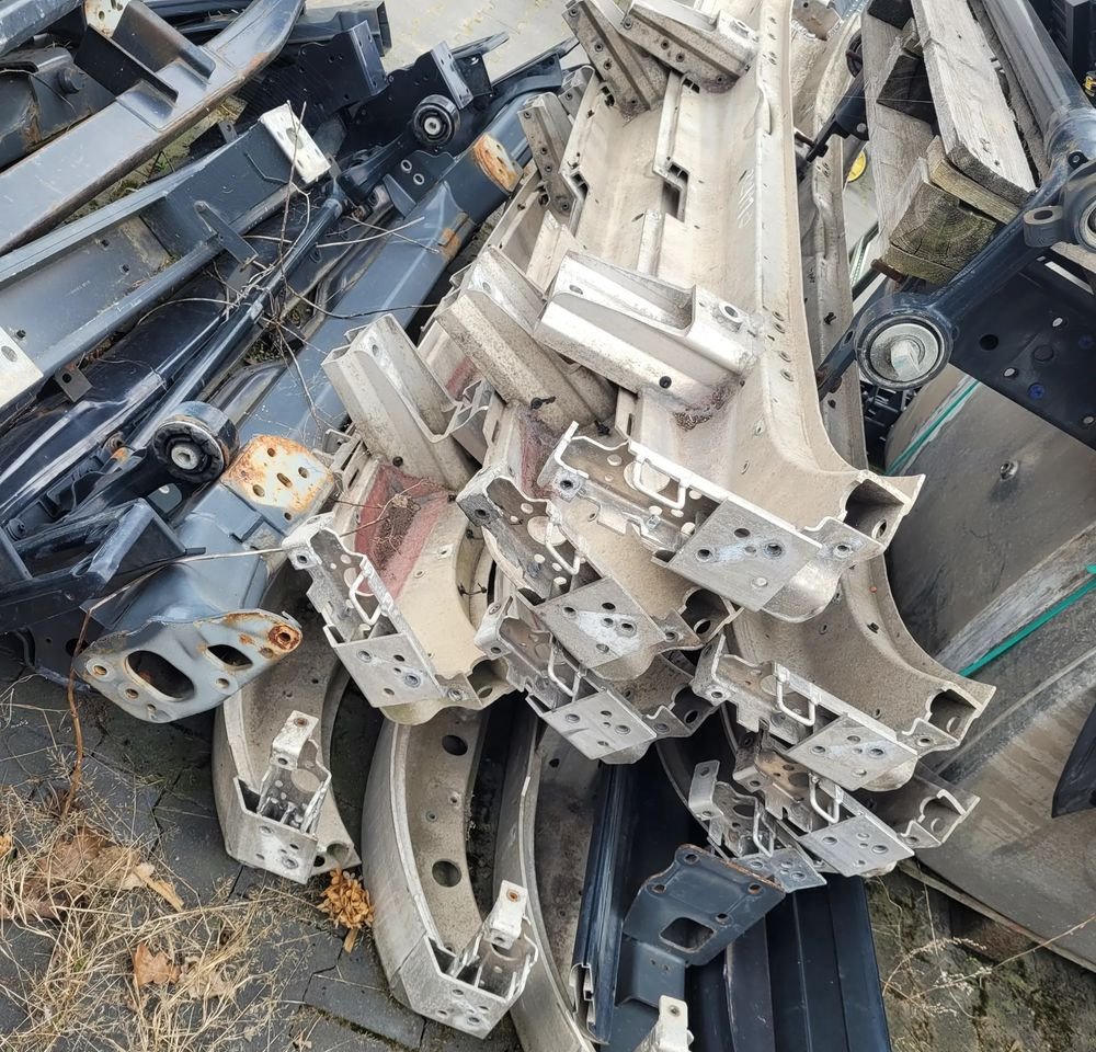 BELKA ZDERZAKA VOLVO FH4 FH5 ORYGINAŁ 84210166 CHWALIM116 - Бампер для Грузовиков: фото 2 BELKA ZDERZAKA VOLVO FH4 FH5 ORYGINAŁ 84210166 CHWALIM116 - Бампер для Грузовиков: фото 2