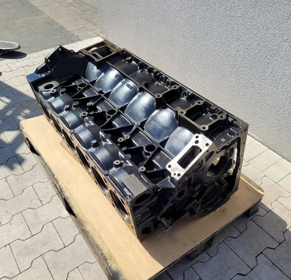 BLOK MAN TGX TGS EURO5 NOWY ORYGINAŁ 51.01101-3401 - Блок цилиндров для Грузовиков: фото 3 BLOK MAN TGX TGS EURO5 NOWY ORYGINAŁ 51.01101-3401 - Блок цилиндров для Грузовиков: фото 3