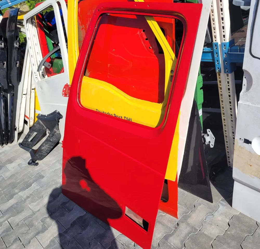 DRZWI LEWE VOLVO FH13 ORYGINAŁ - Дверь и запчасти для Грузовиков: фото 2 DRZWI LEWE VOLVO FH13 ORYGINAŁ - Дверь и запчасти для Грузовиков: фото 2