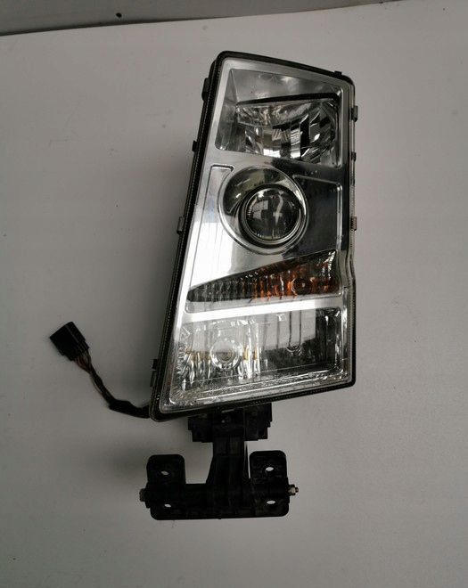 LAMPA VOLVO FH12 fh13 ORYGINAŁ LEWA - Передняя фара для Грузовиков: фото 1 LAMPA VOLVO FH12 fh13 ORYGINAŁ LEWA - Передняя фара для Грузовиков: фото 1