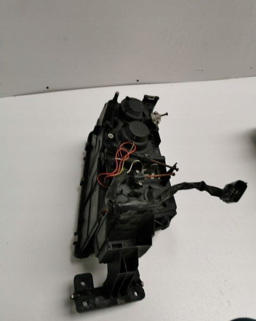 LAMPA VOLVO FH12 fh13 ORYGINAŁ PRAWA - Передняя фара для Грузовиков: фото 4 LAMPA VOLVO FH12 fh13 ORYGINAŁ PRAWA - Передняя фара для Грузовиков: фото 4