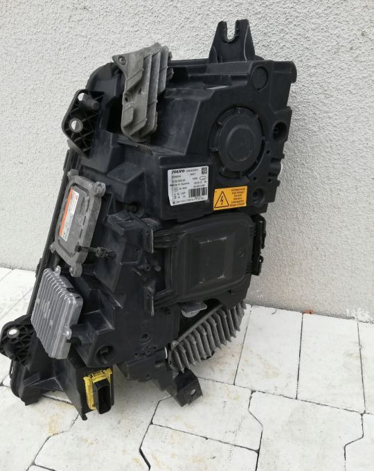 LAMPA XENON VOLVO FH4 FH 4 FM RH SKRETNY ORYGINAŁ - Передняя фара для Грузовиков: фото 3 LAMPA XENON VOLVO FH4 FH 4 FM RH SKRETNY ORYGINAŁ - Передняя фара для Грузовиков: фото 3
