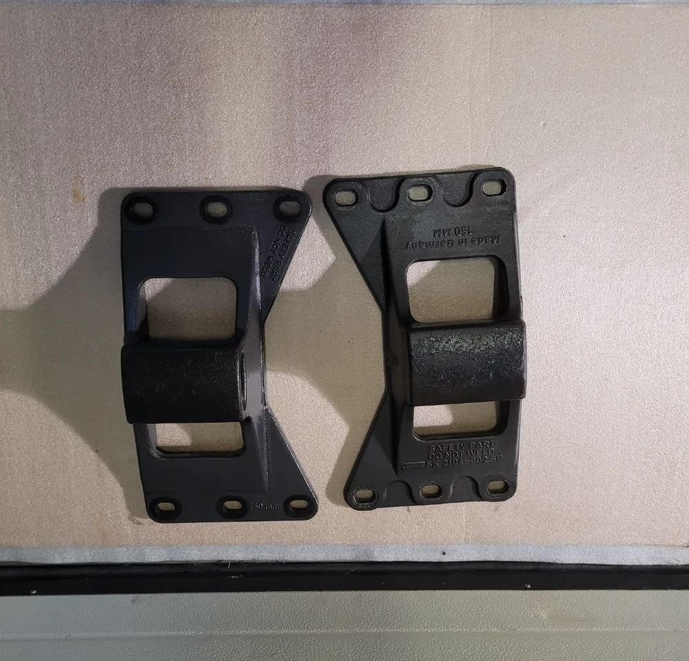 ŁAPY JOST MOCOWANIE SIODŁA 150MM - Седло для Грузовиков: фото 1 ŁAPY JOST MOCOWANIE SIODŁA 150MM - Седло для Грузовиков: фото 1