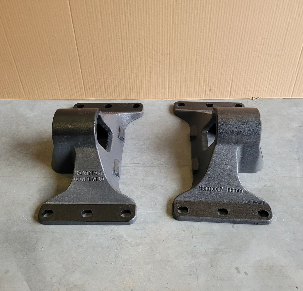 ŁAPY JOST SK0010057 185MM ORYGINAŁ NOWY KOMPLET CHWALIM116 - Седло для Грузовиков: фото 1 ŁAPY JOST SK0010057 185MM ORYGINAŁ NOWY KOMPLET CHWALIM116 - Седло для Грузовиков: фото 1