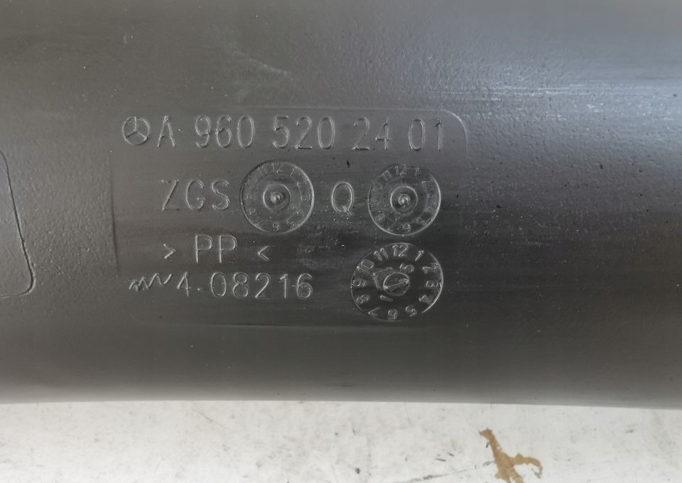 Łącznik filtra MERCEDES ACTROS MP4 A960 520 24 01 - Воздушный фильтр: фото 2 Łącznik filtra MERCEDES ACTROS MP4 A960 520 24 01 - Воздушный фильтр: фото 2