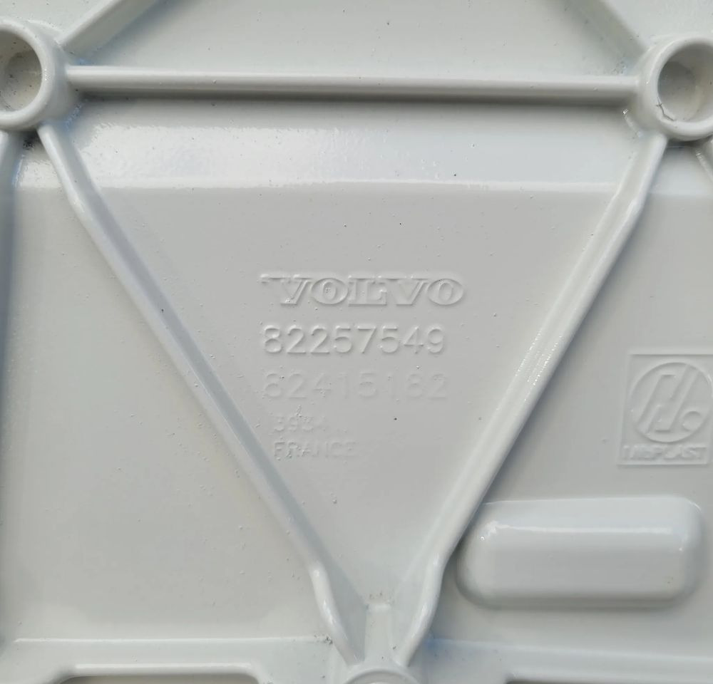 MASKA ATRAPA VOLVO FMX ORYGINAŁ 82257549 CHWALIM116 - Капот для Грузовиков: фото 5 MASKA ATRAPA VOLVO FMX ORYGINAŁ 82257549 CHWALIM116 - Капот для Грузовиков: фото 5