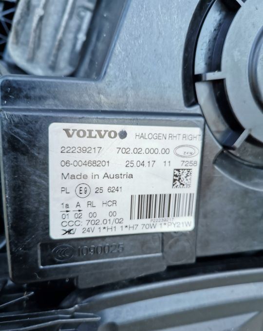 Volvo OE 22239217 reflektor lampa PRAWA ORYGINAL - Передняя фара для Грузовиков: фото 5 Volvo OE 22239217 reflektor lampa PRAWA ORYGINAL - Передняя фара для Грузовиков: фото 5