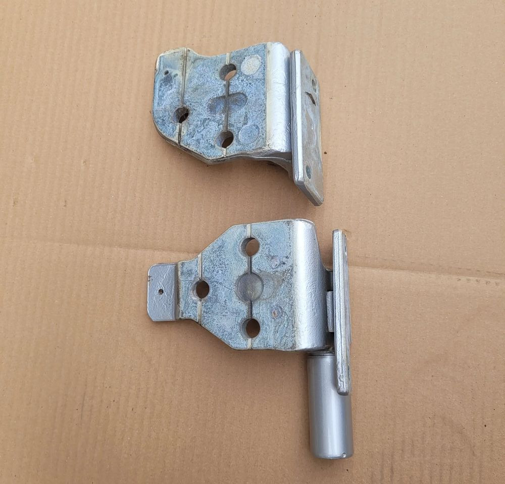 ZAWIASY DRZWI LEWY IVECO S WAY ORYGINAŁ CHWALIM116 - Дверь и запчасти для Грузовиков: фото 2 ZAWIASY DRZWI LEWY IVECO S WAY ORYGINAŁ CHWALIM116 - Дверь и запчасти для Грузовиков: фото 2