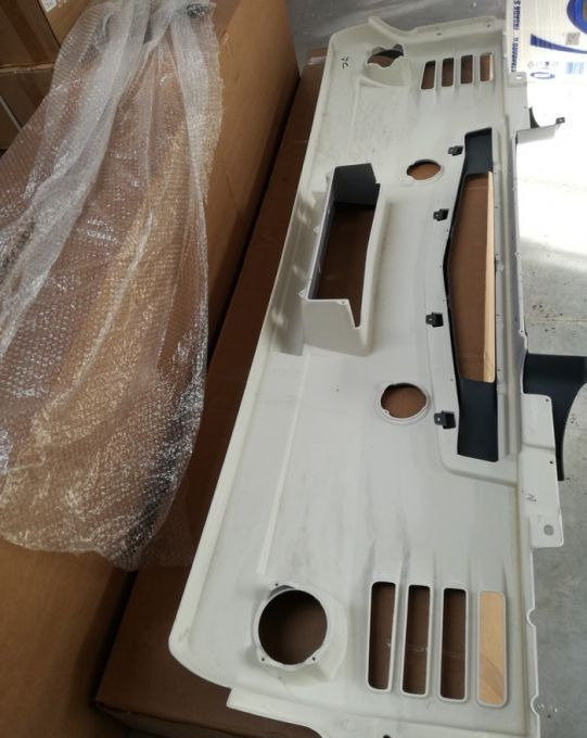 ZDERZAK RENAULT MAGNUM DXI NOWY - Бампер для Грузовиков: фото 4 ZDERZAK RENAULT MAGNUM DXI NOWY - Бампер для Грузовиков: фото 4