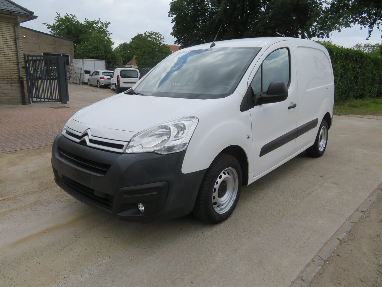 CITROËN Berlingo 1.6 BlueHDi CLUB - Цельнометаллический фургон: фото 3 CITROËN Berlingo 1.6 BlueHDi CLUB - Цельнометаллический фургон: фото 3