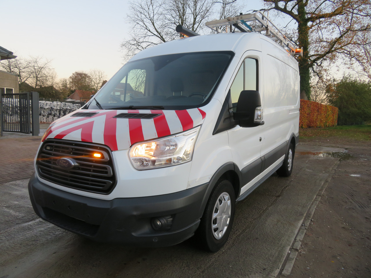 Ford Transit 2.0TDCi - L2H2 - Цельнометаллический фургон: фото 3 Ford Transit 2.0TDCi - L2H2 - Цельнометаллический фургон: фото 3