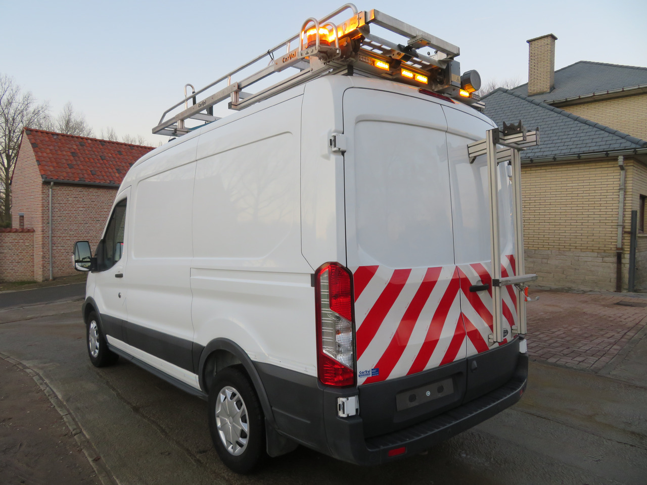 Ford Transit 2.0TDCi - L2H2 - Цельнометаллический фургон: фото 5 Ford Transit 2.0TDCi - L2H2 - Цельнометаллический фургон: фото 5