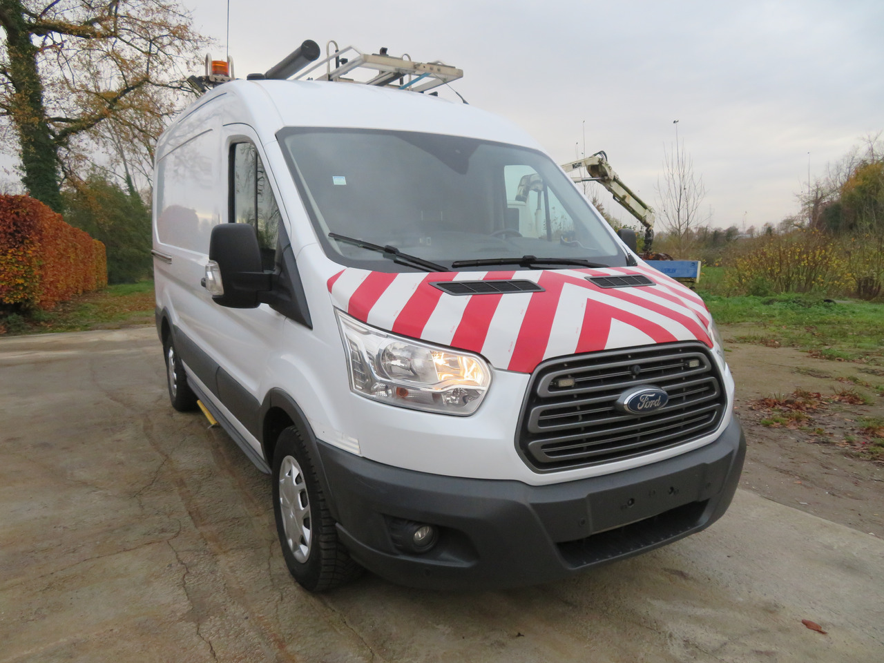 Ford Transit 2.0TDCi - L2H2 - Цельнометаллический фургон: фото 1 Ford Transit 2.0TDCi - L2H2 - Цельнометаллический фургон: фото 1