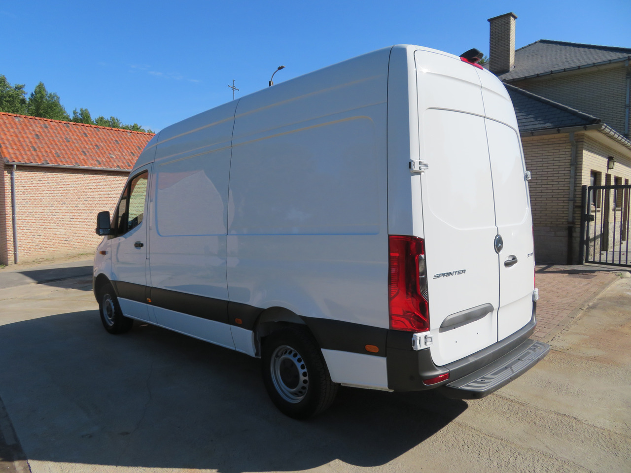 MERCEDES-BENZ Sprinter 317cdi - A2H2 - Цельнометаллический фургон: фото 5 MERCEDES-BENZ Sprinter 317cdi - A2H2 - Цельнометаллический фургон: фото 5
