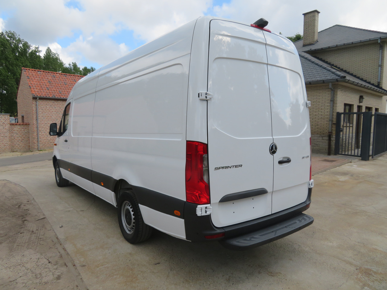 MERCEDES-BENZ Sprinter 317cdi - A3H2 - Цельнометаллический фургон: фото 5 MERCEDES-BENZ Sprinter 317cdi - A3H2 - Цельнометаллический фургон: фото 5