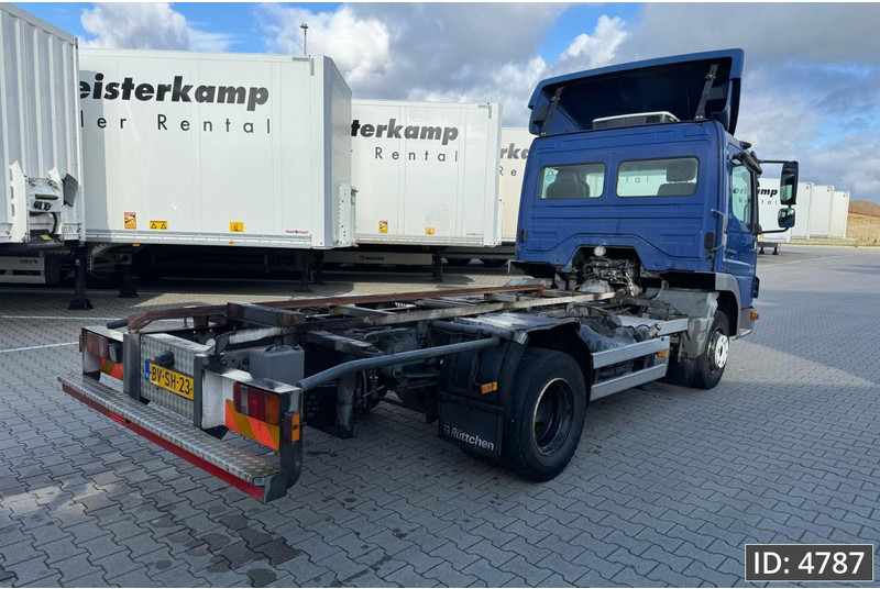 Mercedes-Benz Atego 816 Day Cab, Euro 5, BDF / EPS automatic / standklima / Hydraulic system - Грузовик-контейнеровоз/ Сменный кузов: фото 5 Mercedes-Benz Atego 816 Day Cab, Euro 5, BDF / EPS automatic / standklima / Hydraulic system - Грузовик-контейнеровоз/ Сменный кузов: фото 5