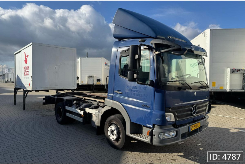 Грузовик-контейнеровоз/ Сменный кузов Mercedes-Benz Atego 816 Day Cab, Euro 5, BDF / EPS automatic / standklima / Hydraulic system: фото 6