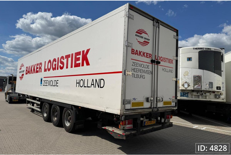 Sor Iberica SP71 / Lift axle - Полуприцеп-рефрижератор: фото 2 Sor Iberica SP71 / Lift axle - Полуприцеп-рефрижератор: фото 2