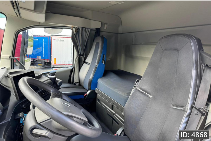 Грузовик-контейнеровоз/ Сменный кузов Volvo FH 500 Globetrotter, Euro 6, / 6x2 / Hydraulic body / frame 7.4 m / Tail lift: фото 6