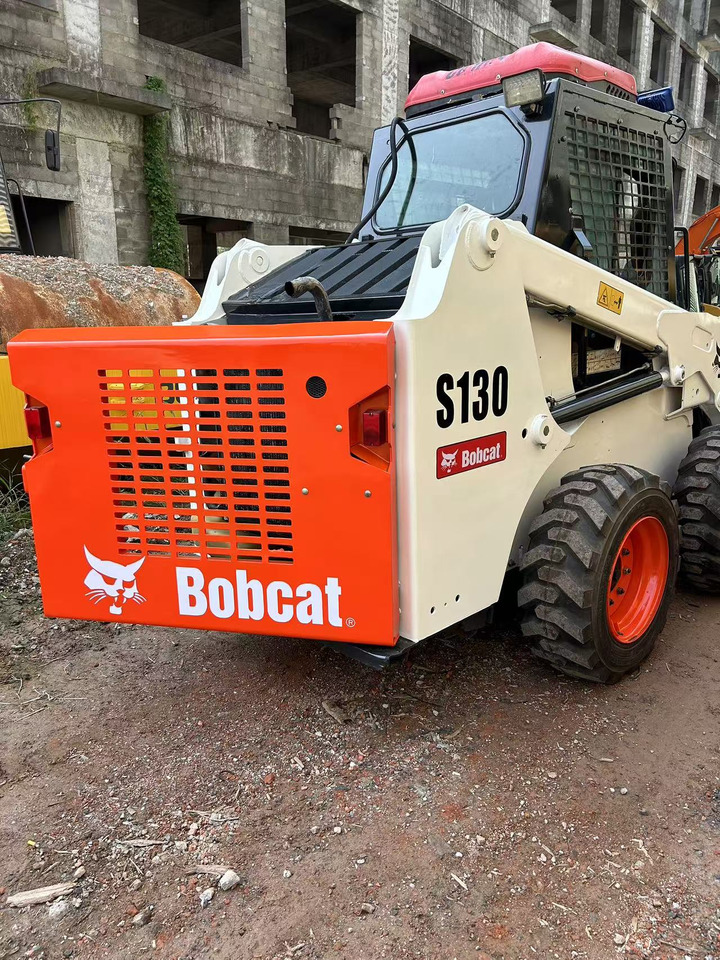 BOBCAT Skid Steer Loader S130 - Мини-погрузчик с бортовым поворотом: фото 3 BOBCAT Skid Steer Loader S130 - Мини-погрузчик с бортовым поворотом: фото 3