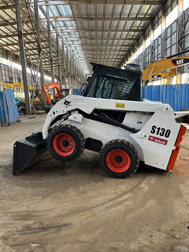 BOBCAT Skid Steer Loader S130 - Мини-погрузчик с бортовым поворотом: фото 5 BOBCAT Skid Steer Loader S130 - Мини-погрузчик с бортовым поворотом: фото 5