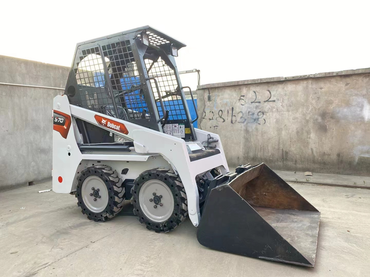 BOBCAT Skid Steer Loader S70 - Мини-погрузчик с бортовым поворотом: фото 3 BOBCAT Skid Steer Loader S70 - Мини-погрузчик с бортовым поворотом: фото 3