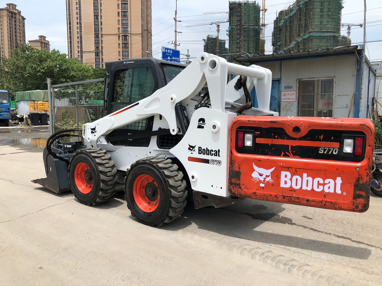 BOBCAT Skid Steer Loader S770 Click for Discount - Мини-погрузчик с бортовым поворотом: фото 1 BOBCAT Skid Steer Loader S770 Click for Discount - Мини-погрузчик с бортовым поворотом: фото 1