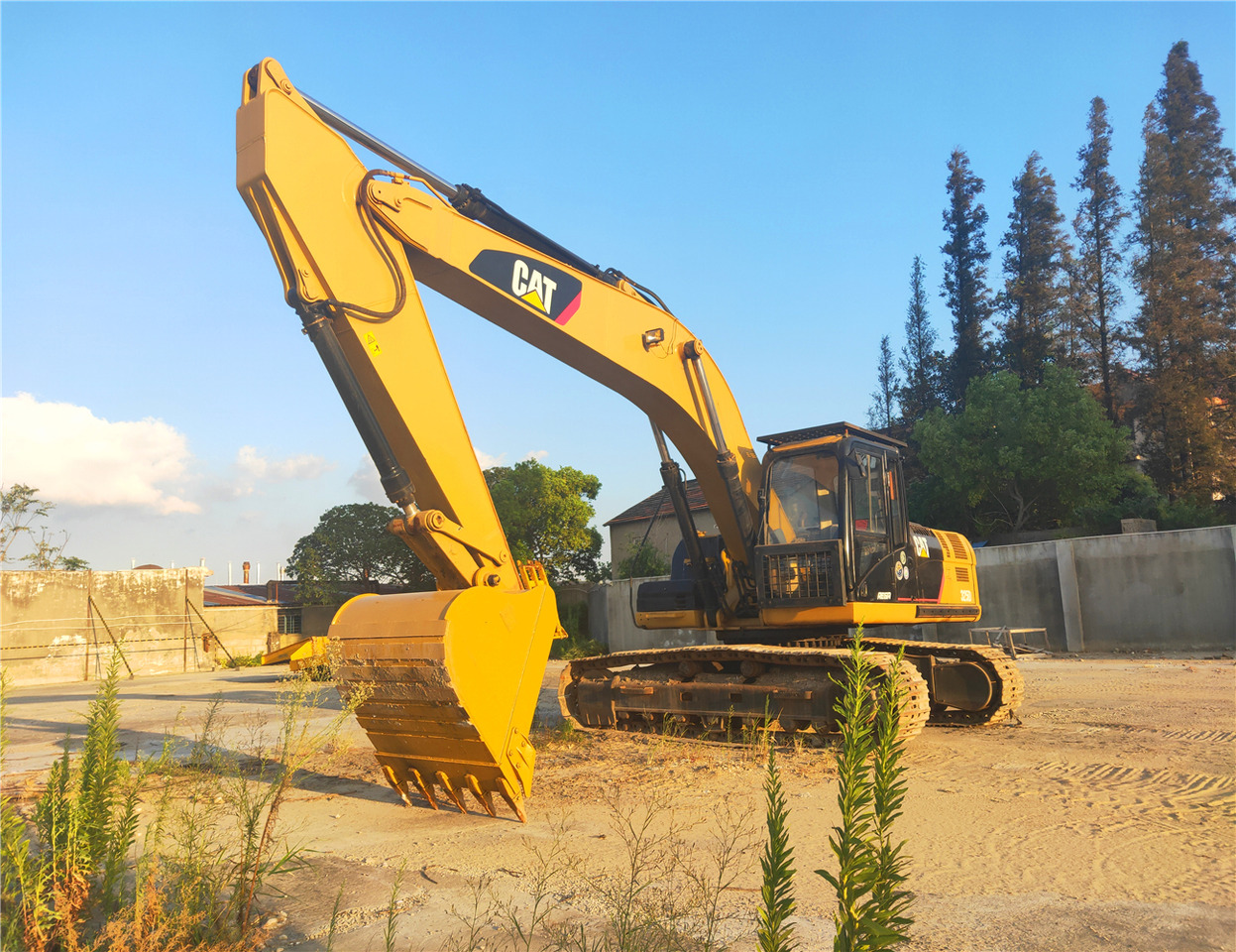 CATERPILLAR Crawler Excavator 325D Good Condition - Гусеничный экскаватор: фото 1 CATERPILLAR Crawler Excavator 325D Good Condition - Гусеничный экскаватор: фото 1