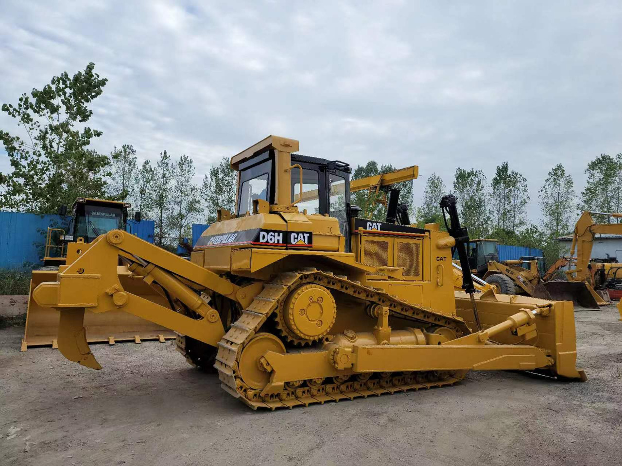 CATERPILLAR D6H - Бульдозер: фото 3 CATERPILLAR D6H - Бульдозер: фото 3