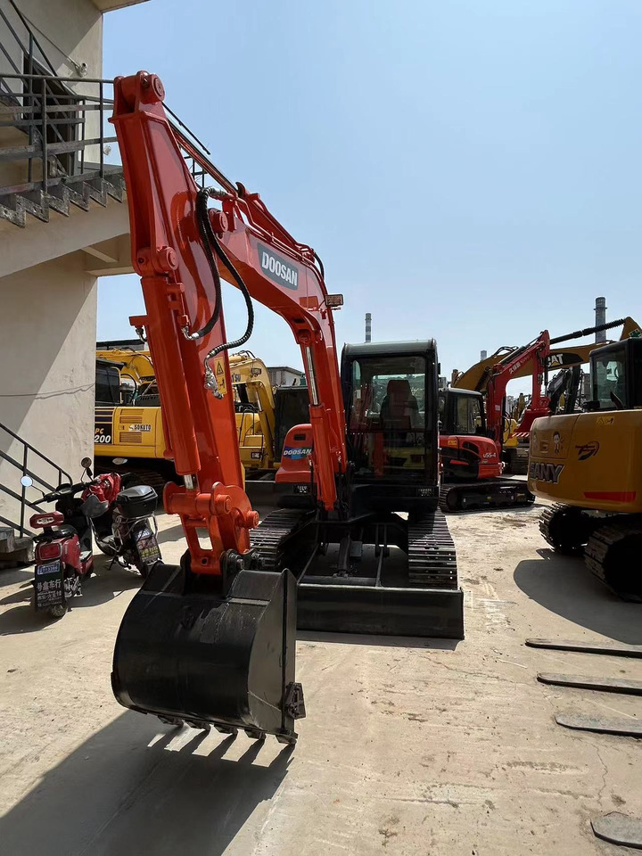 DOOSAN DX60 Mini excavator 6ton - Мини-экскаватор: фото 1 DOOSAN DX60 Mini excavator 6ton - Мини-экскаватор: фото 1