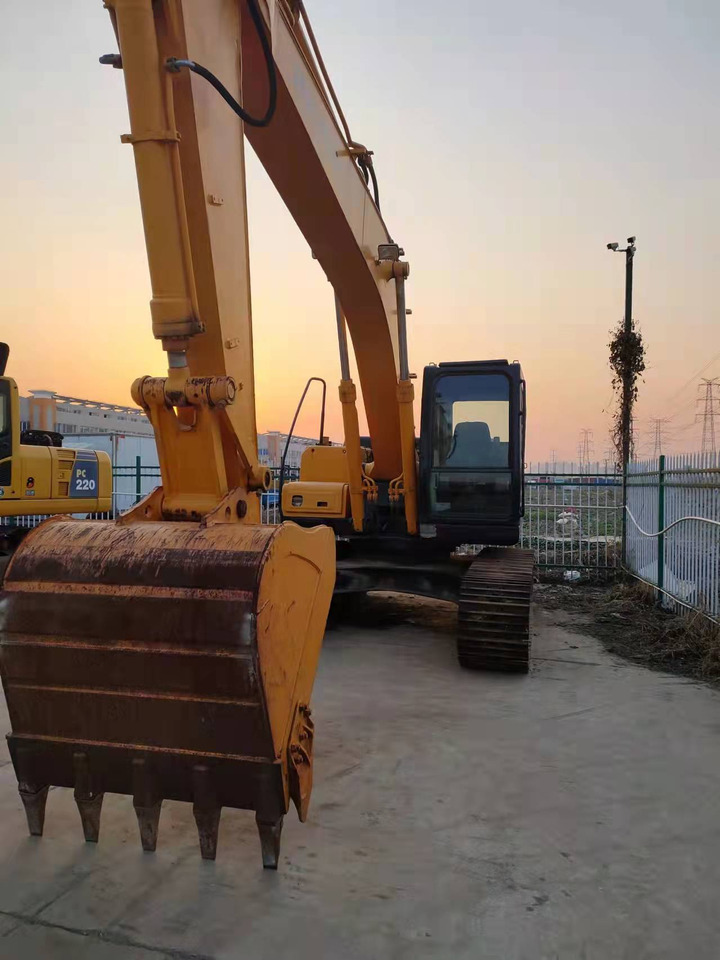 HYUNDAI R225LC-7 - Гусеничный экскаватор: фото 2 HYUNDAI R225LC-7 - Гусеничный экскаватор: фото 2