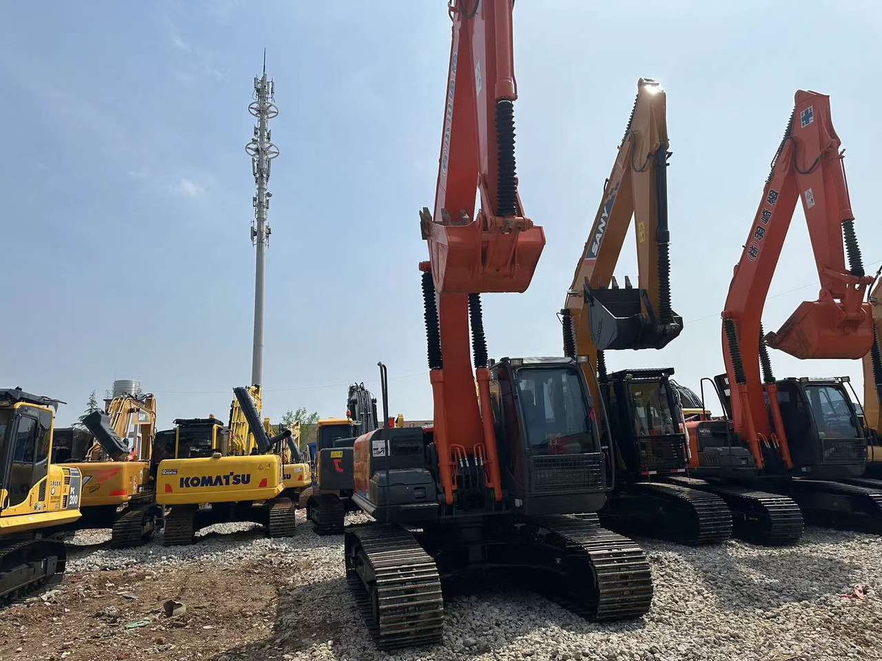 Гусеничный экскаватор Hitachi ZX200 Excavator Click for Discount: фото 10 Гусеничный экскаватор Hitachi ZX200 Excavator Click for Discount: фото 10