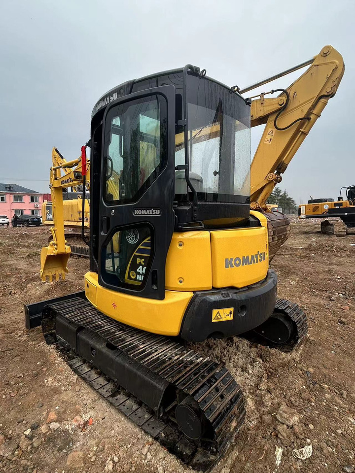 KOMATSU Mini Excavator PC40 With Enclosed Cab - Мини-экскаватор: фото 3 KOMATSU Mini Excavator PC40 With Enclosed Cab - Мини-экскаватор: фото 3