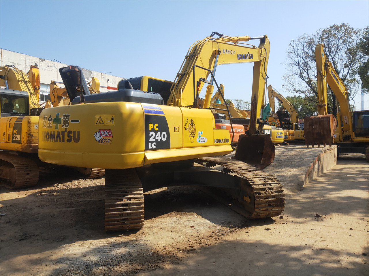 Komatsu Crawler Excavator PC240-8 - Гусеничный экскаватор: фото 2 Komatsu Crawler Excavator PC240-8 - Гусеничный экскаватор: фото 2