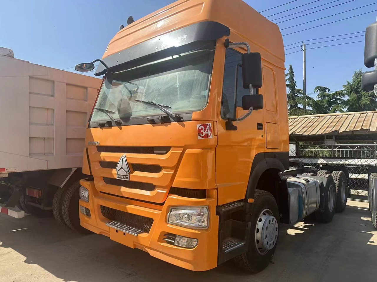SINOTRUK HOWO 371 Tractor Unit Click for Discount - Самосвал: фото 1 SINOTRUK HOWO 371 Tractor Unit Click for Discount - Самосвал: фото 1