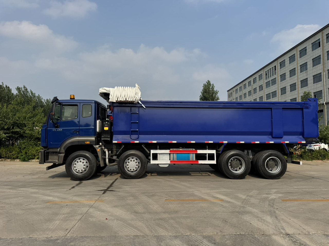 SINOTRUK HOWO Dump Truck 8x4 Click for Discount - Самосвал: фото 5 SINOTRUK HOWO Dump Truck 8x4 Click for Discount - Самосвал: фото 5