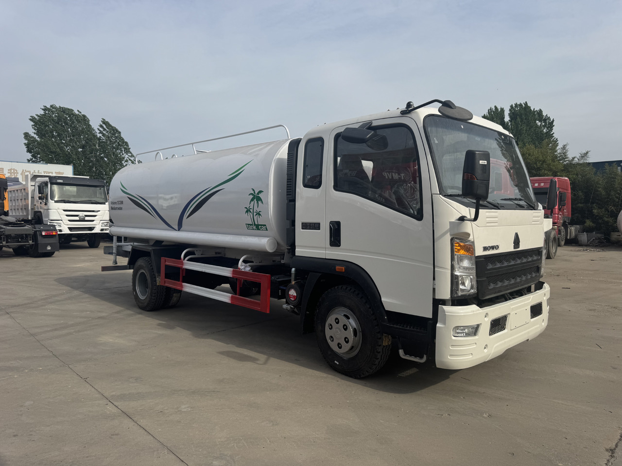 SINOTRUK Howo Water Tanker Click Here For DISCOUNT - Грузовик-цистерна: фото 5 SINOTRUK Howo Water Tanker Click Here For DISCOUNT - Грузовик-цистерна: фото 5