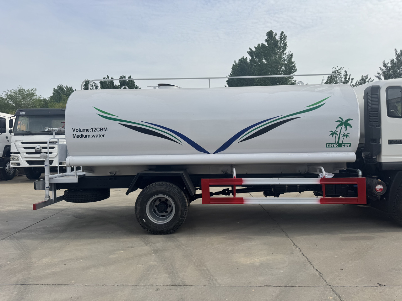SINOTRUK Howo Water Tanker Click Here For DISCOUNT - Грузовик-цистерна: фото 3 SINOTRUK Howo Water Tanker Click Here For DISCOUNT - Грузовик-цистерна: фото 3