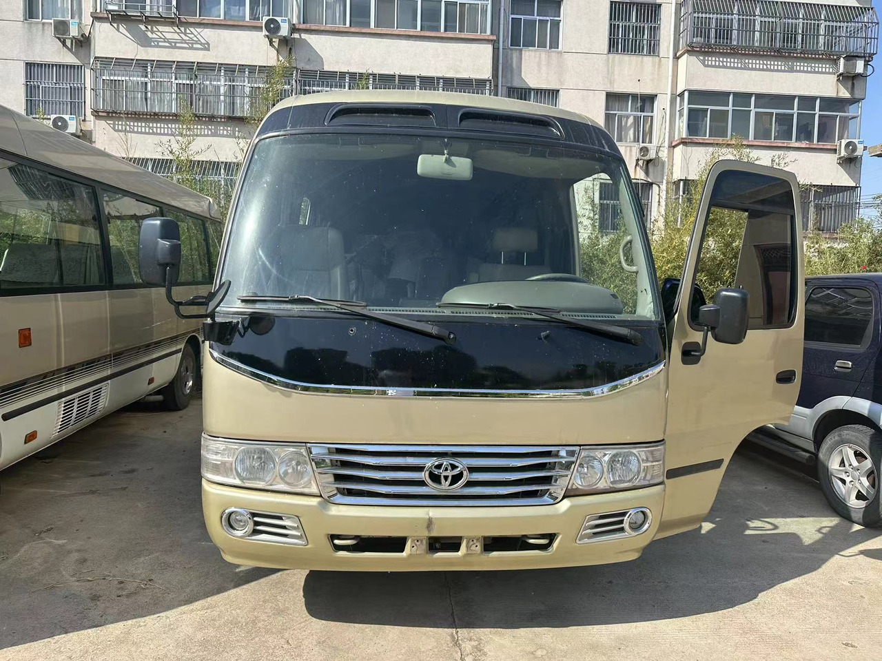 TOYOTA Coaster Bus Click Here for Discount - Туристический автобус: фото 2 TOYOTA Coaster Bus Click Here for Discount - Туристический автобус: фото 2