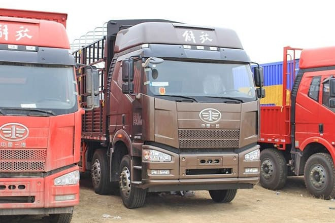 FAW FAW J6P Livestock Truck for Sale in Uganda - Грузовик для перевозки животных: фото 2 FAW FAW J6P Livestock Truck for Sale in Uganda - Грузовик для перевозки животных: фото 2