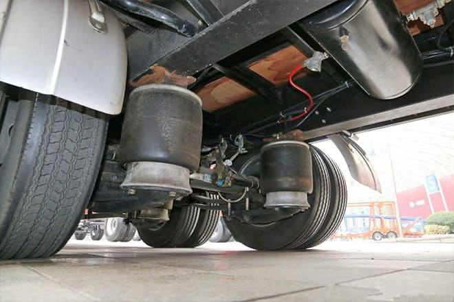 FAW Faw J6P Box Truck 4X2 for Sale in Sierra Leone - Грузовик с закрытым кузовом: фото 3 FAW Faw J6P Box Truck 4X2 for Sale in Sierra Leone - Грузовик с закрытым кузовом: фото 3