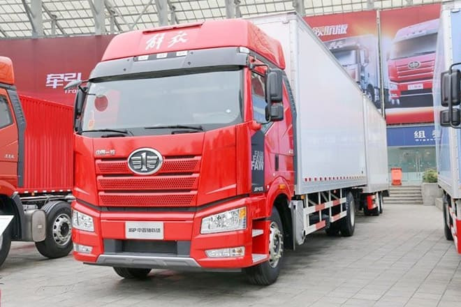 FAW Faw J6P Box Truck 4X2 for Sale in Sierra Leone - Грузовик с закрытым кузовом: фото 1 FAW Faw J6P Box Truck 4X2 for Sale in Sierra Leone - Грузовик с закрытым кузовом: фото 1