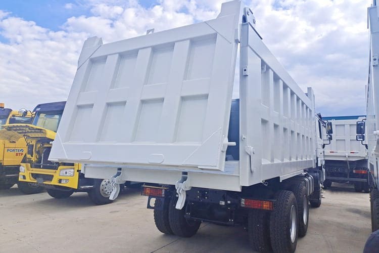 SHACMAN Shacman Trucks for Sale in Ghana - Самосвал: фото 4 SHACMAN Shacman Trucks for Sale in Ghana - Самосвал: фото 4