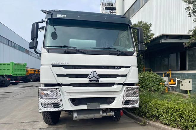 SINOTRUK Howo Stainless Steel Fuel Tanks for Trucks for Sale in Paraguay - Грузовик-цистерна: фото 3 SINOTRUK Howo Stainless Steel Fuel Tanks for Trucks for Sale in Paraguay - Грузовик-цистерна: фото 3