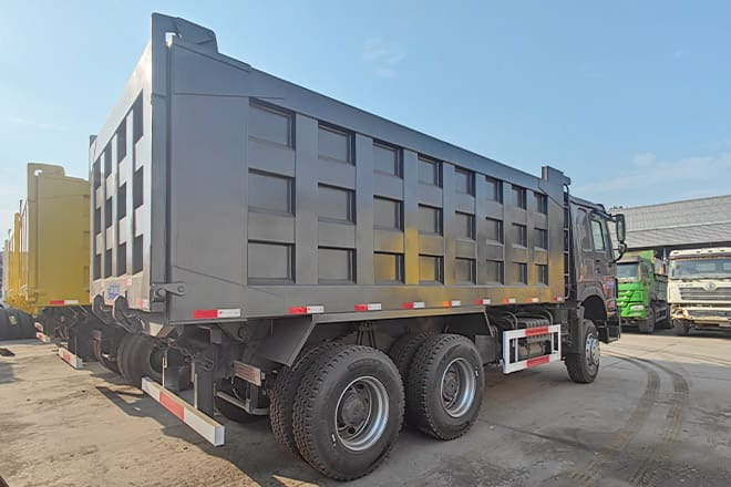 SINOTRUK Used Howo 10 Wheeler Tipper Truck Price for Sale in Nigeria - Самосвал: фото 3 SINOTRUK Used Howo 10 Wheeler Tipper Truck Price for Sale in Nigeria - Самосвал: фото 3