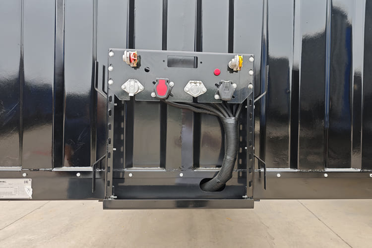 TITAN Curtainsider Trailer for Sale in Tanzania - Тентованный полуприцеп: фото 5 TITAN Curtainsider Trailer for Sale in Tanzania - Тентованный полуприцеп: фото 5