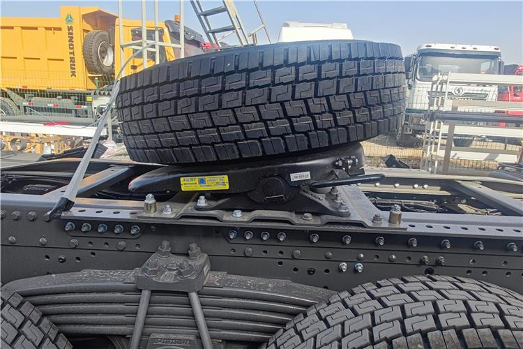 SINOTRUK Howo 6x4 Truck Price 380 HP Tractor Head for Sale In Zambia - Тягач: фото 5 SINOTRUK Howo 6x4 Truck Price 380 HP Tractor Head for Sale In Zambia - Тягач: фото 5