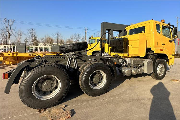 SINOTRUK Howo New Model 371 HP Truck Head for Sale In Zambia - Тягач: фото 2 SINOTRUK Howo New Model 371 HP Truck Head for Sale In Zambia - Тягач: фото 2