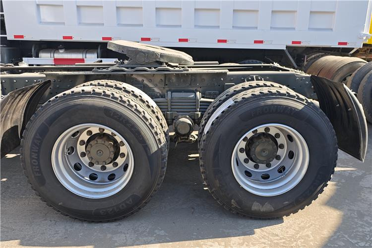 Sinotruk Used Hohan Truck Tractor 10 Wheeler for Sale In Burkina Faso - Тягач: фото 3 Sinotruk Used Hohan Truck Tractor 10 Wheeler for Sale In Burkina Faso - Тягач: фото 3