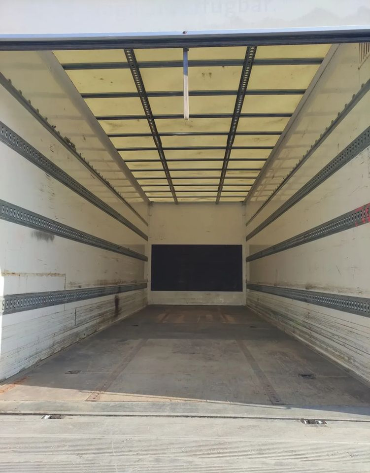 Грузовик с закрытым кузовом Volvo FL 12.240 klima blokada kontener 18 pal kurierka: фото 7